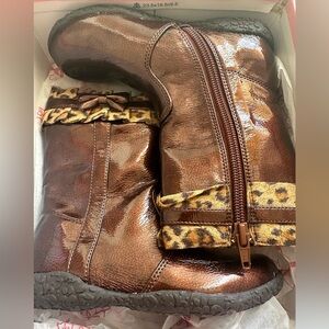 NWT girl’s brown boots with leopard print trim and bow